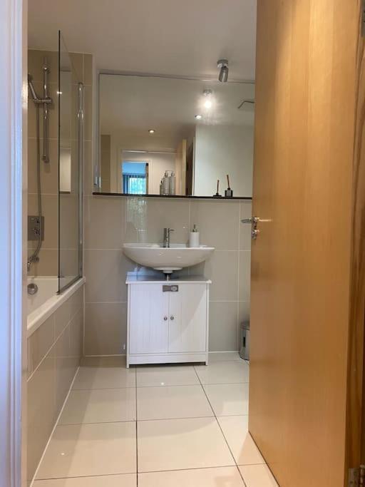 Modern Apartment, Fistral Beach New Quay Buitenkant foto
